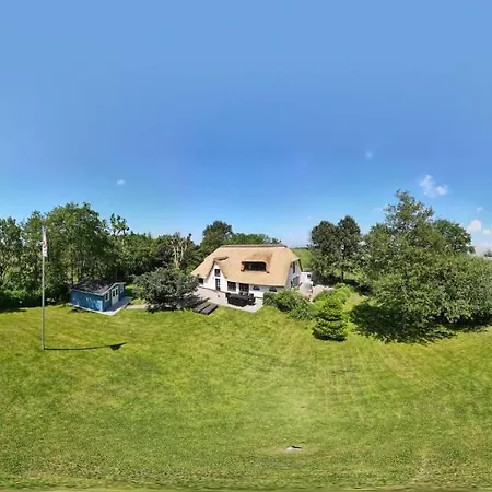 Reetkate Reetdachhaus Friesen Holiday home *